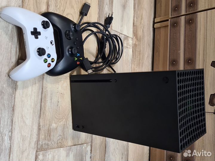 Xbox series х + 2 геймпада