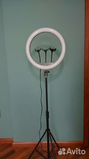 Кольцевая лампа со штативом