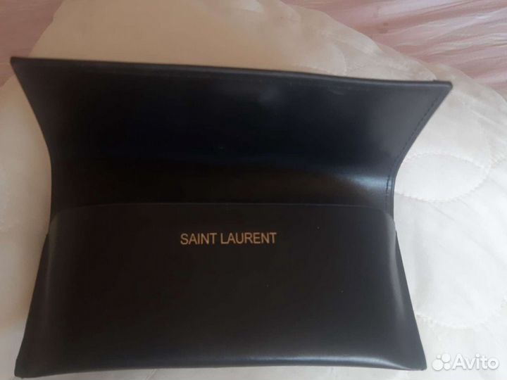 Очки Saint Laurent