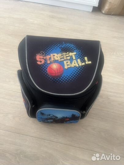 Портфель школьный (рюкзак)