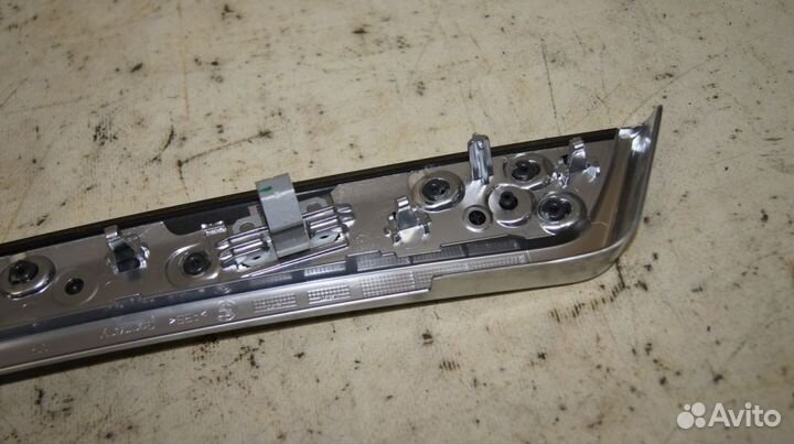 Накладка обшивки двери FR BMW 520i F11