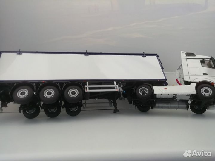 WSI Mercedes-Benz Arocs масштаб 1:50