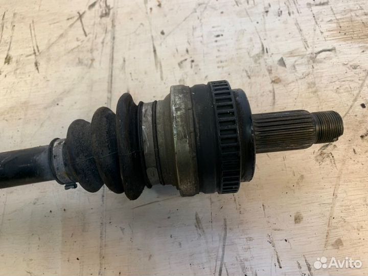 Привод левый Bmw 1-Series E87 N45B16 2007