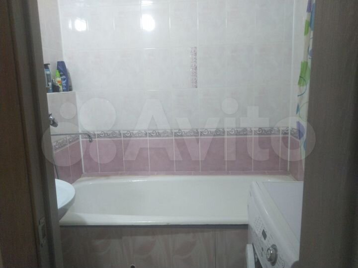 2-к. квартира, 48 м², 1/10 эт.