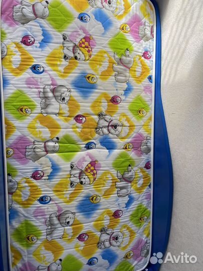 Детская кроватка машина