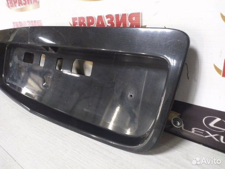 Накладка крышки багажника Nissan Primera P12