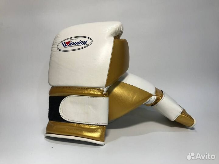 Боксерские перчатки Winning white gold