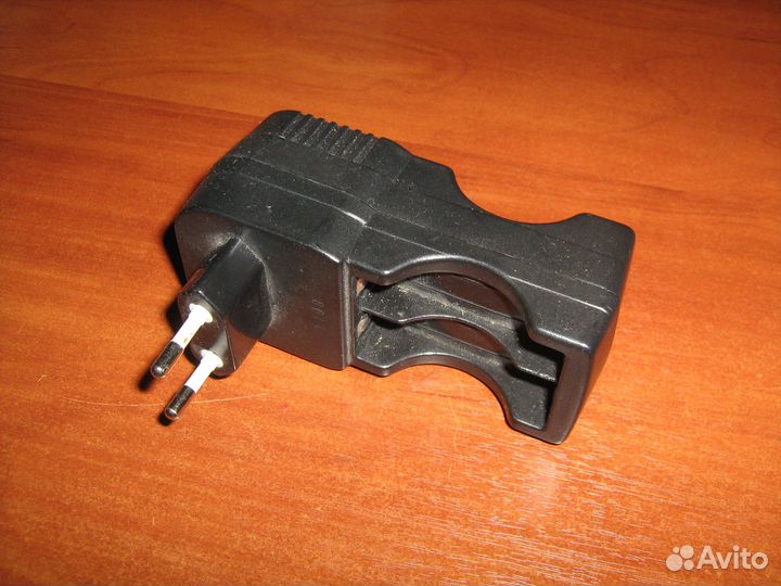 Зарядное устройство для пальчиковых аккумуляторов