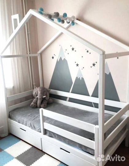 Кроватка домик