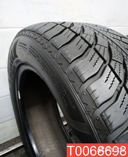 Goodyear UltraGrip 8 Performance 225/55 R17 97H