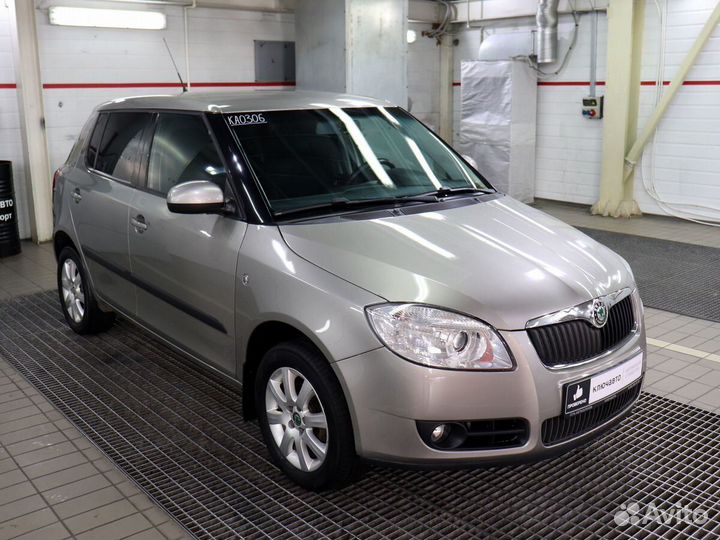 Skoda Fabia 1.6 AT, 2009, 299 000 км