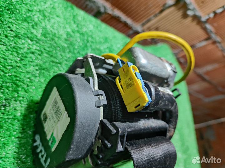 Ремень задний правый Volkswagen Touareg 7L