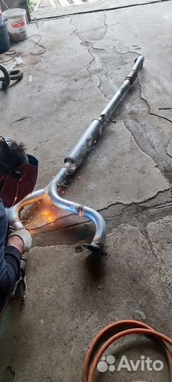 Раздвоенный выхлоп на автомобиль