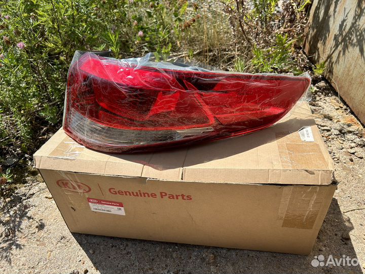 Задний правый фонарь на kia rio 3