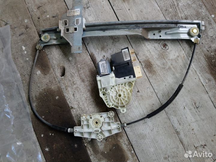 Стеклоподъемник передней двери Citroen C4 Coupe