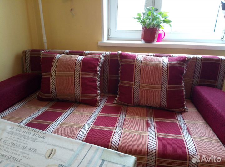 Двуспальный диван