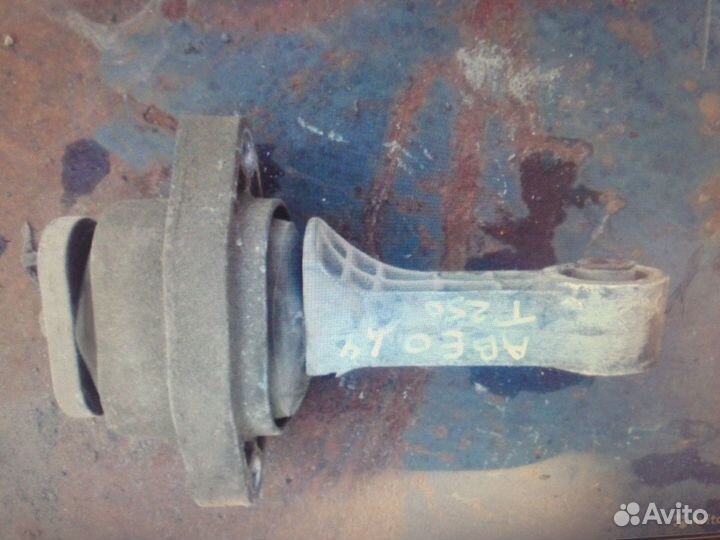 Нижняя подушка двигателя Шевроле Авео Т250