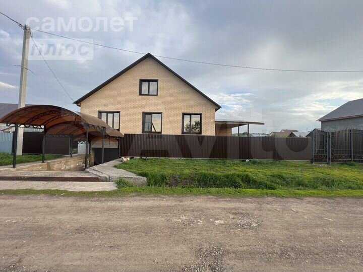 Дом 199,4 м² на участке 6 сот.