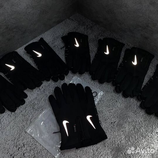 Перчатки Nike