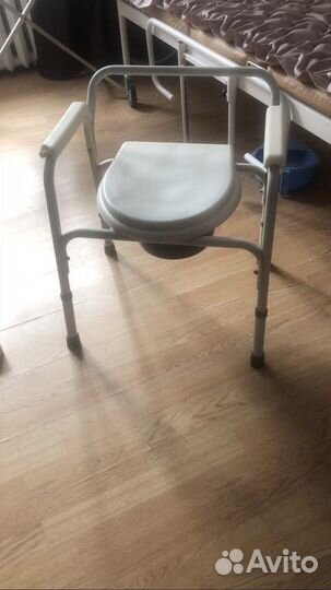 Санитарный стул туалет