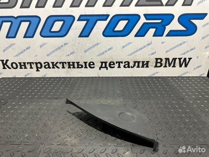 Накладка на торпедо правая Bmw Е84 N55B30A