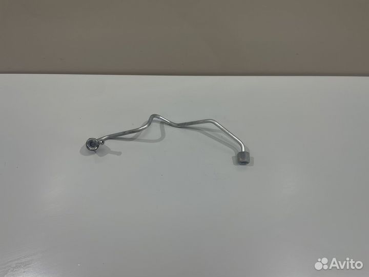 Трубка топливная Ауди А4 Б8 А6 С6 А5 Ку5 Ку7