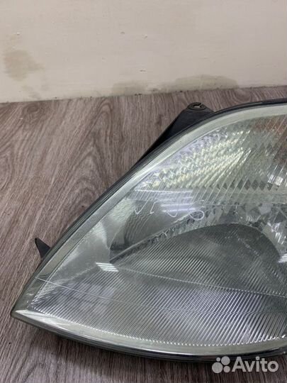 Фара передняя левая Ford Fiesta хетчбэк 5-ти дв