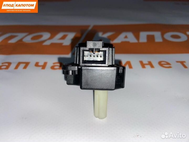 Моторчик заслонки печки Mitsubishi Outlander