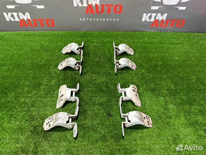 Петли двери передние левые Kia Ceed 1 Ed Рест