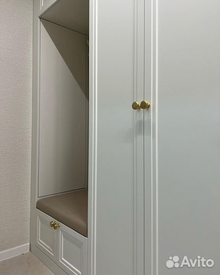 Прихожая с мягким местом на заказ