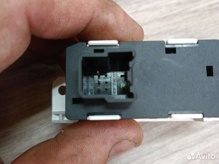 Кнопка аварийной сигнализации ford focus 1