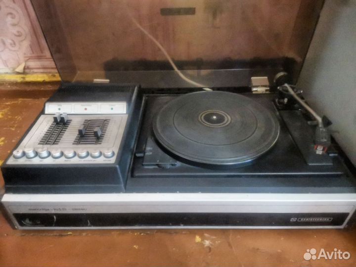 Проигрыватель винила СССР