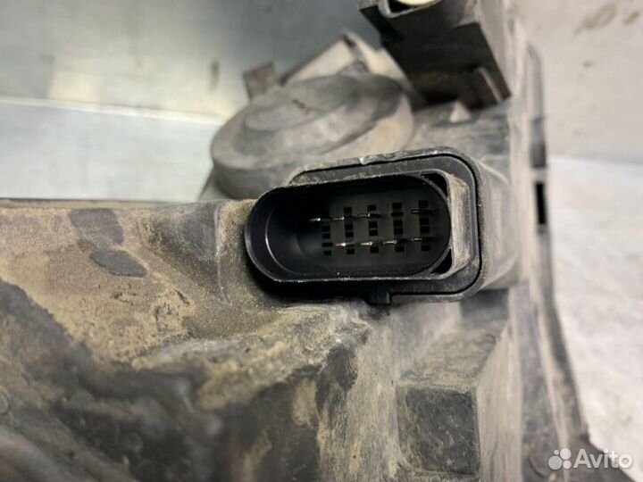 Фара левая Volkswagen Passat B6 2005-2010 седан