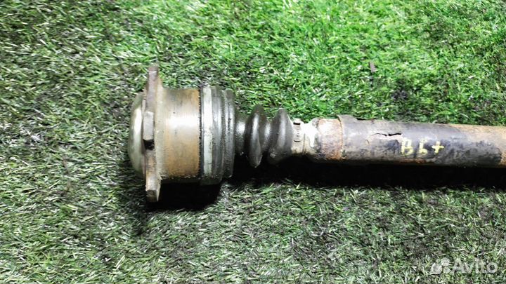 Привод передний правый Volkswagen Passat