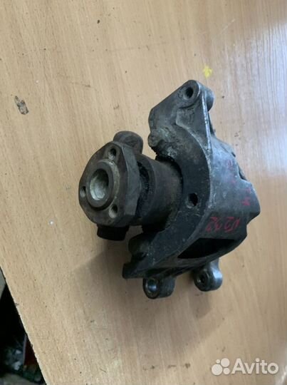 Насос гур vw B4 T42.0i 8V 2E passat (B3)