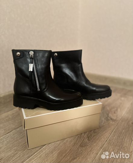 Ботильоны Guess