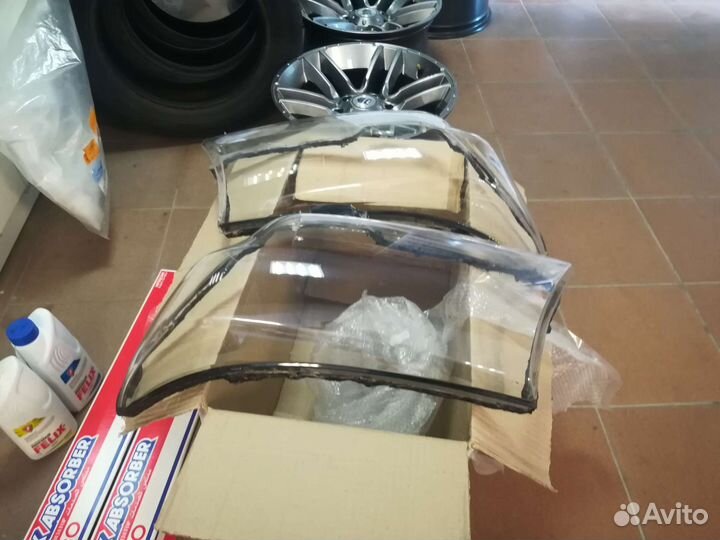 Стекла фар для ленд крузер 200