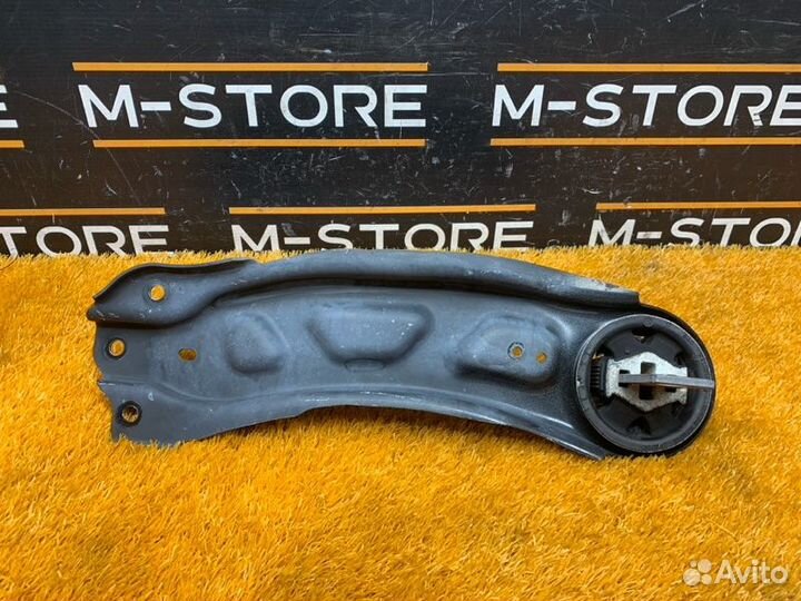 Рычаг подвески нижний задний правый Mercedes-Benz