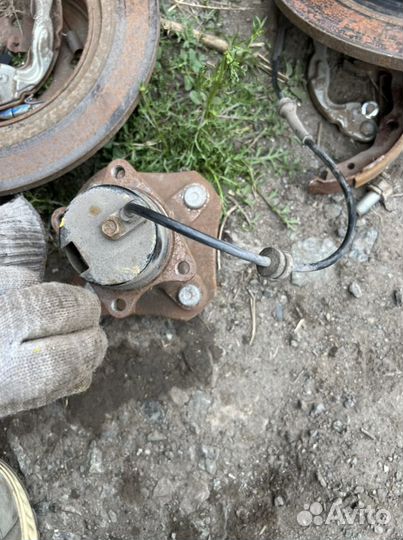 Ступица задняя nisssn tiida левый руль