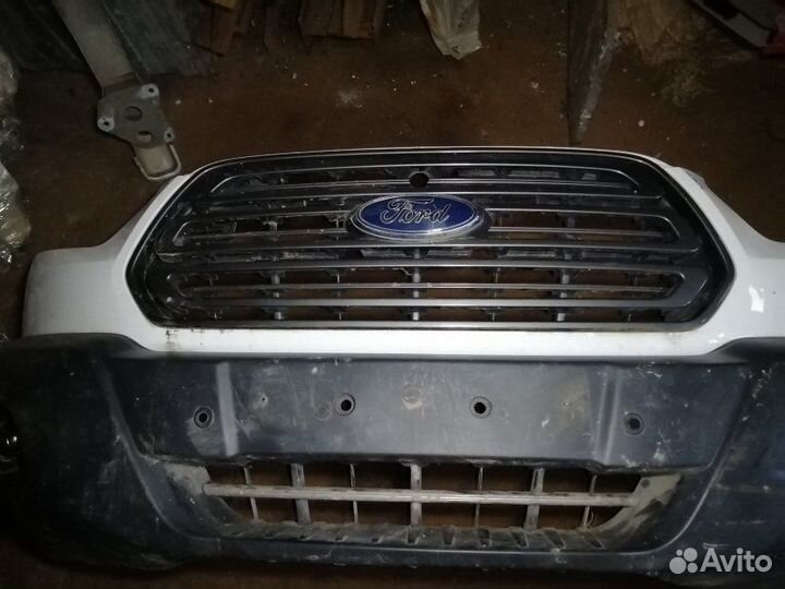 Бампер передний - передний Ford Transit 2.2