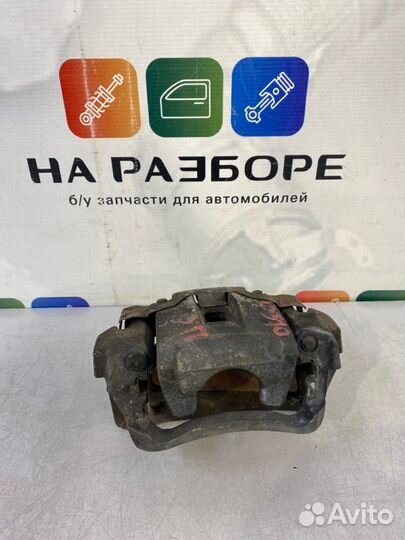 Суппорт задний правый Lexus Lx570 3 3UR-FE 2012