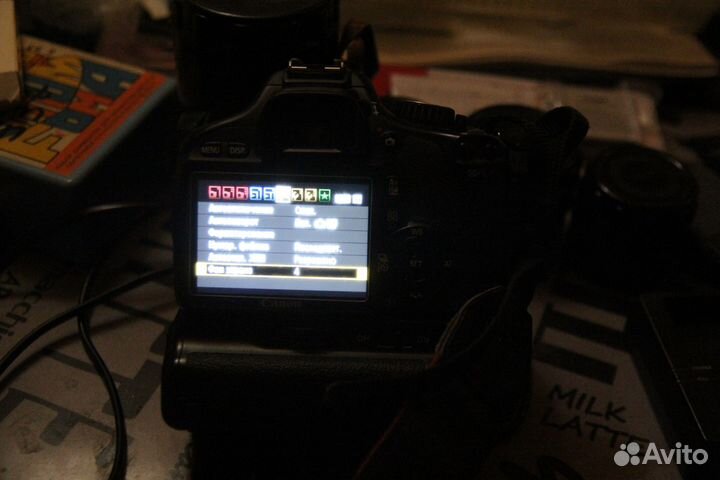 Зеркальный фотоаппарат Canon 550D тушка