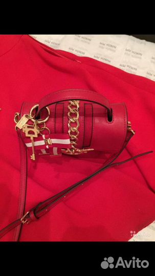 Сумочка очень эффектная