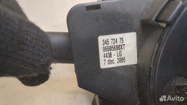 Переключатель поворотов и дворников Peugeot Partne