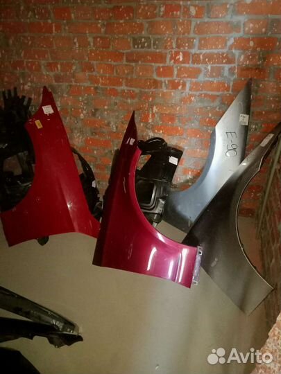 Крыло на бмв, Мерседес