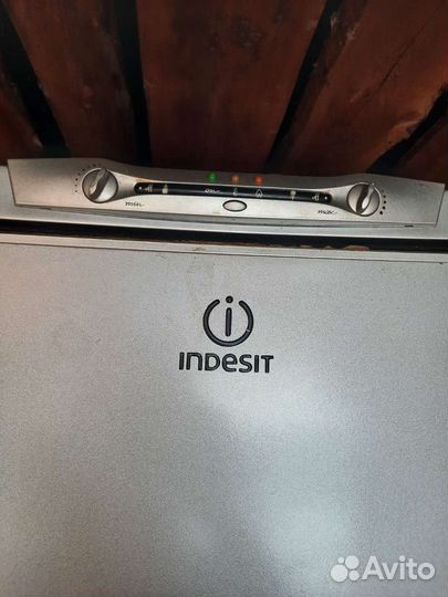 Холодильник бу indesit