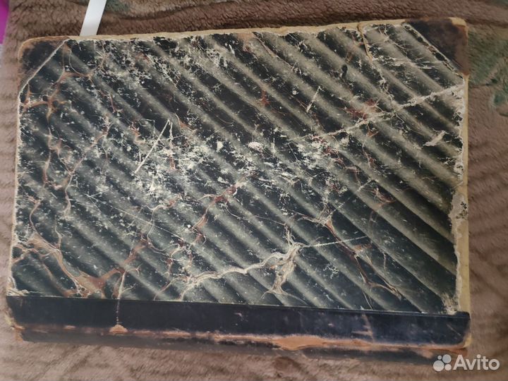 Книга Petits Edifices Historiques