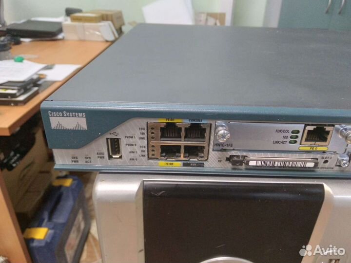 Коммутатор-маршрутизатор Cisco 2800