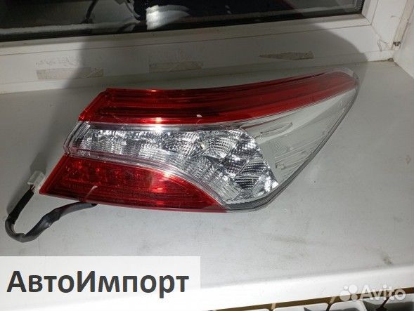 Toyota Camry V70 Фонарь задний правый в крыло бу