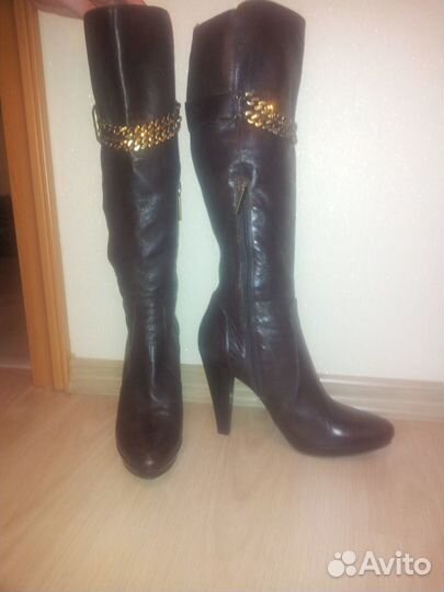 Сапоги итальянского бренда 